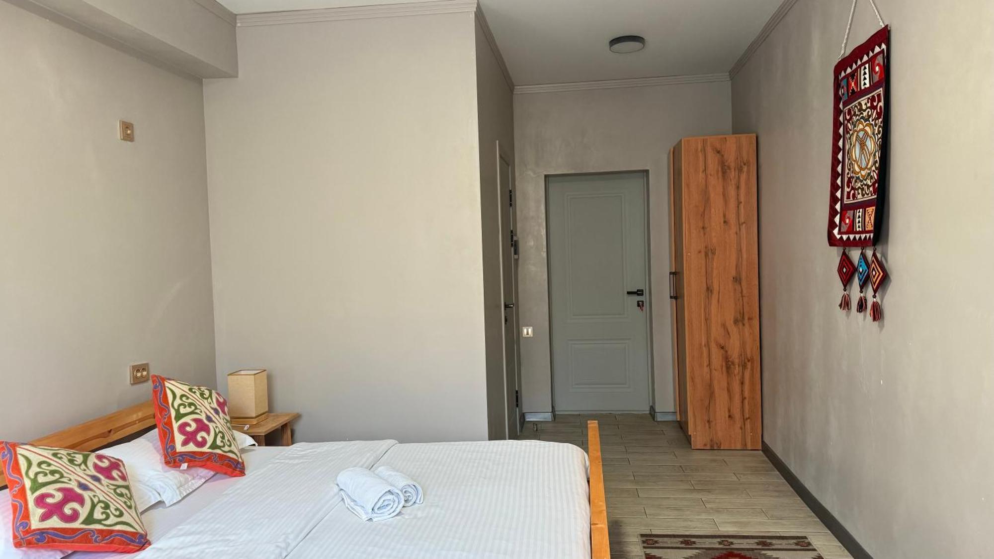 בישקק Salamat Hotel מראה חיצוני תמונה