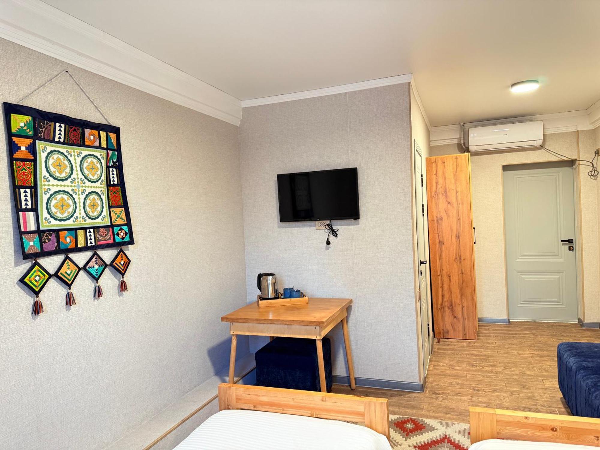 בישקק Salamat Hotel מראה חיצוני תמונה