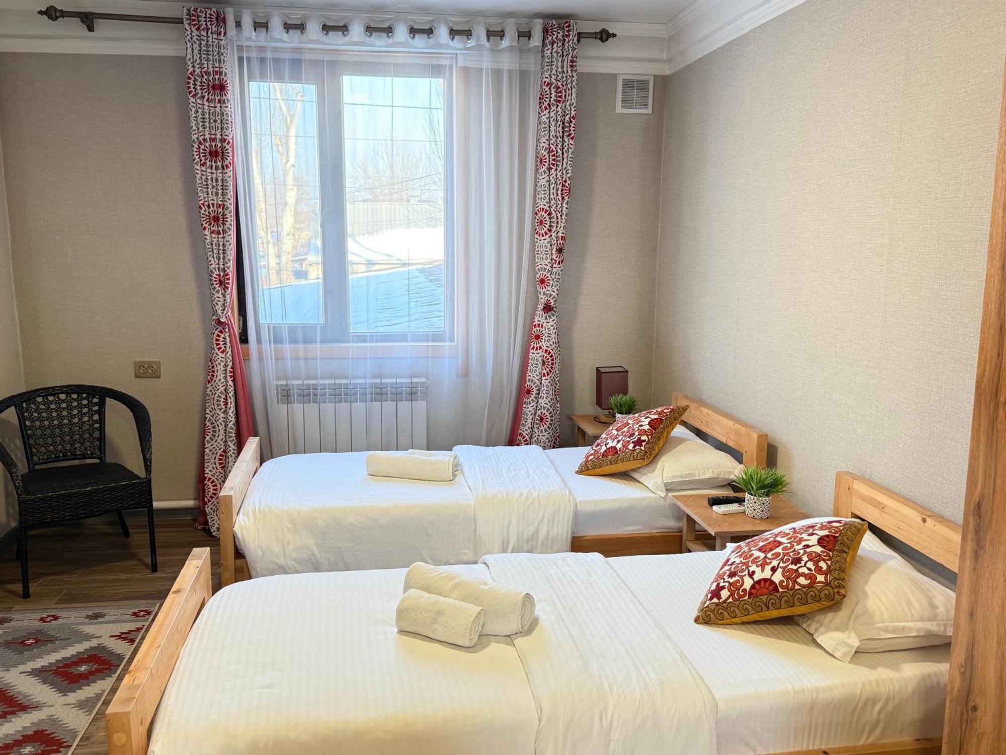 בישקק Salamat Hotel מראה חיצוני תמונה