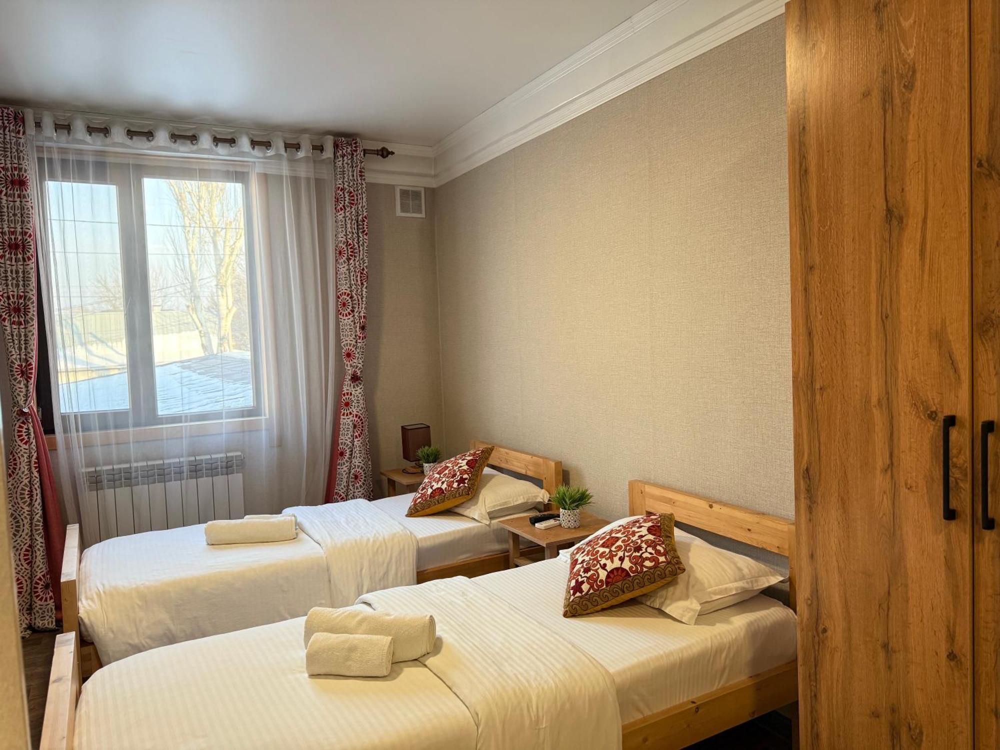 בישקק Salamat Hotel מראה חיצוני תמונה