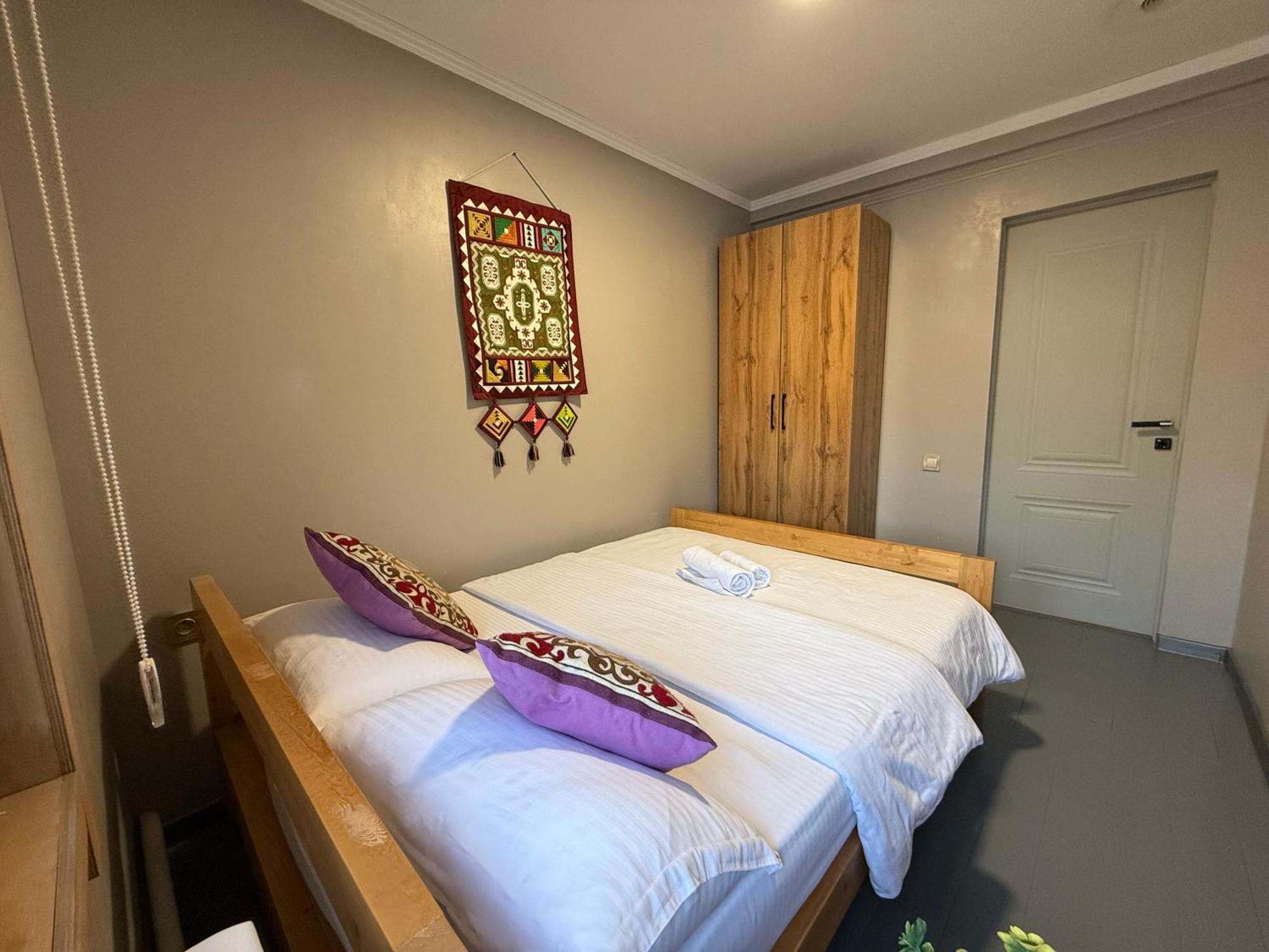 בישקק Salamat Hotel מראה חיצוני תמונה