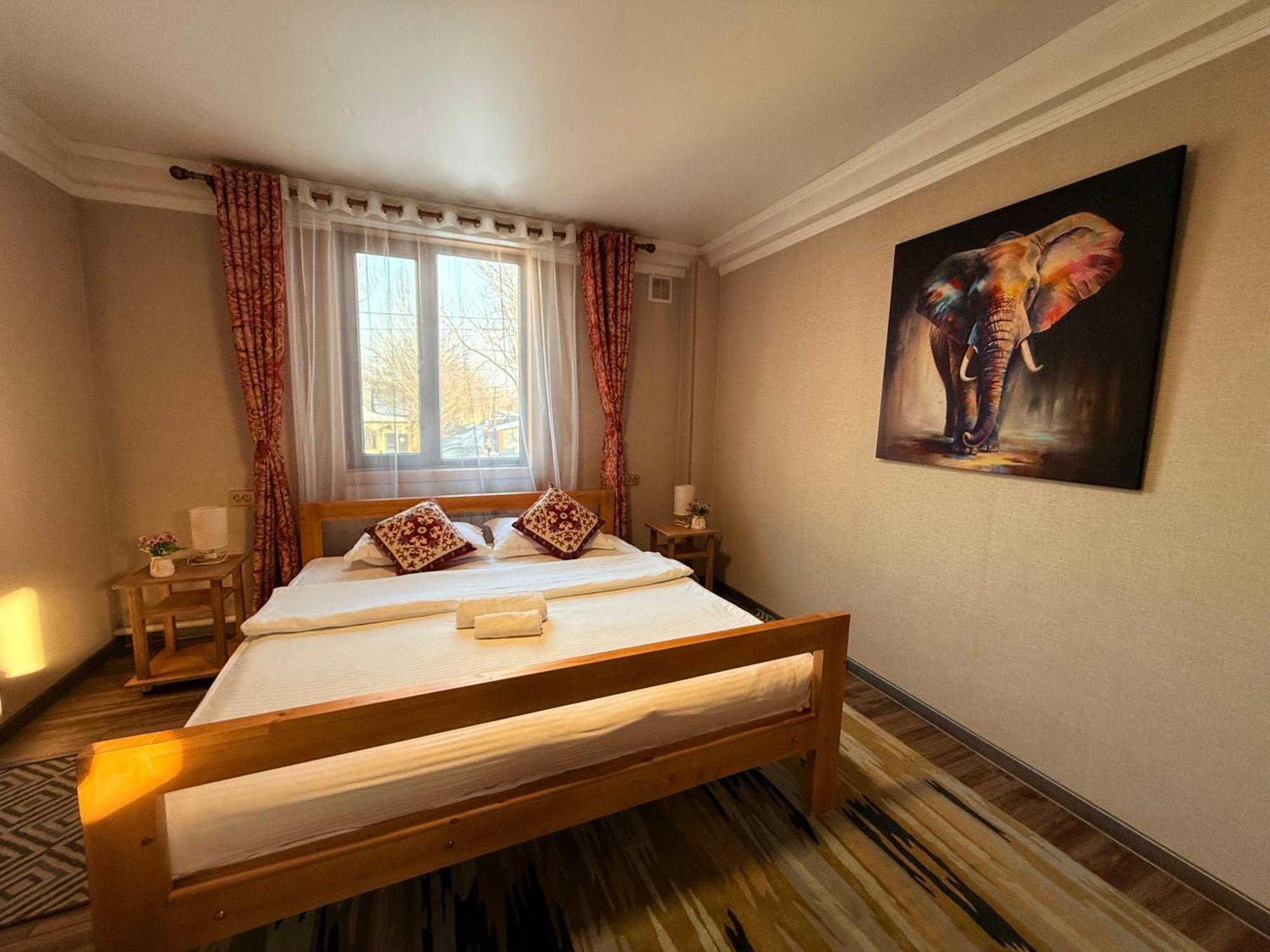 בישקק Salamat Hotel מראה חיצוני תמונה