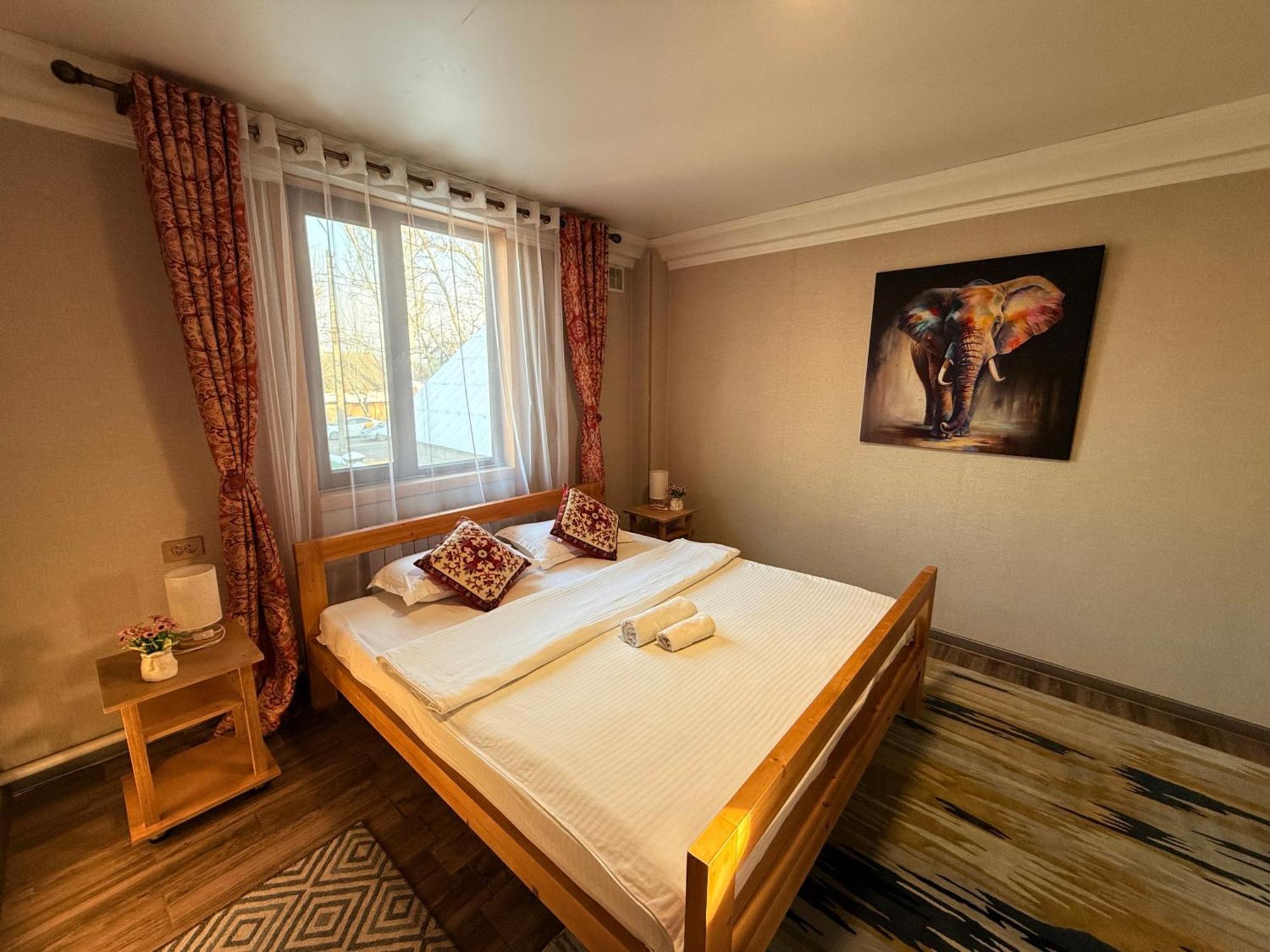 בישקק Salamat Hotel מראה חיצוני תמונה