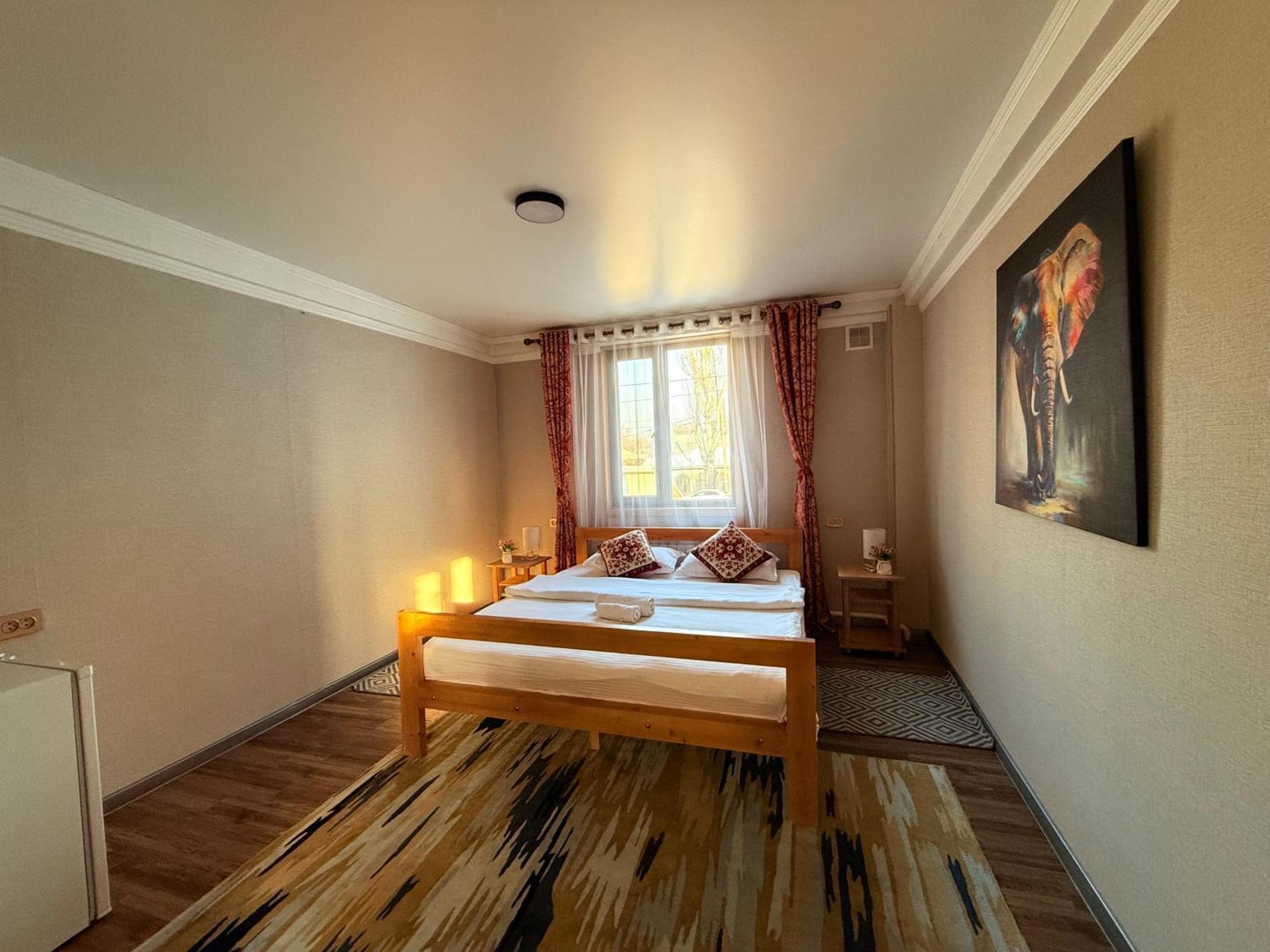 בישקק Salamat Hotel מראה חיצוני תמונה