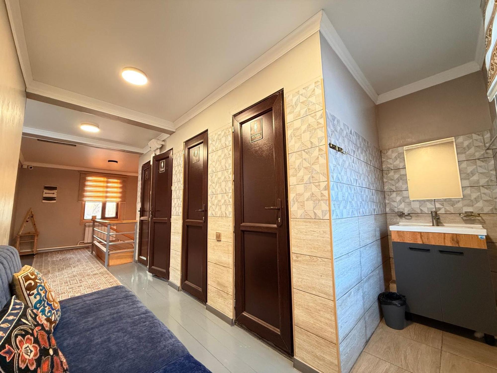 בישקק Salamat Hotel מראה חיצוני תמונה